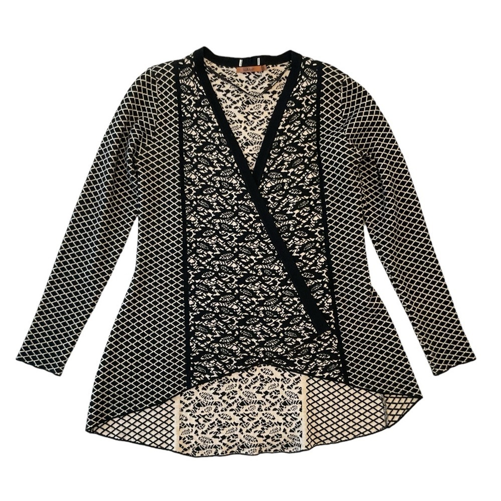 Belldini cardigan wrap sweater black& ecru white soft material long sleeve small